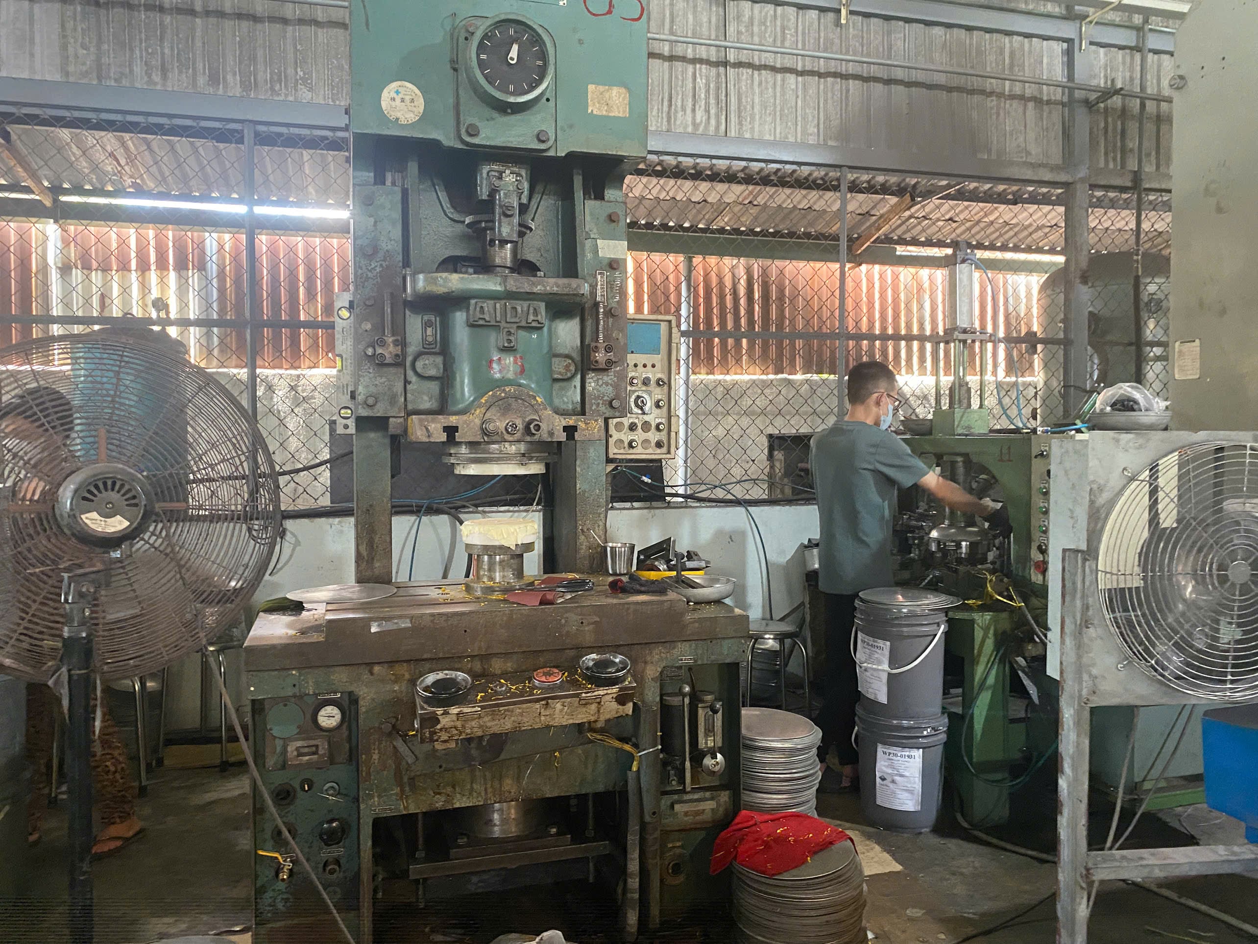 Hydraulic press 2.jpg